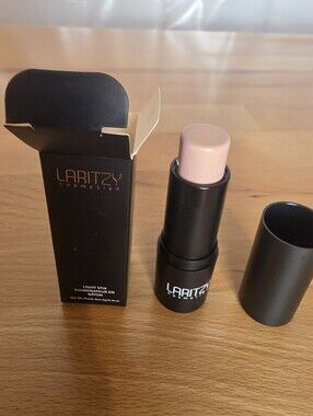 Laritzy Light Stix Halo Highlighter 9g NIB Glow Makeup Clean Girl Minimalist